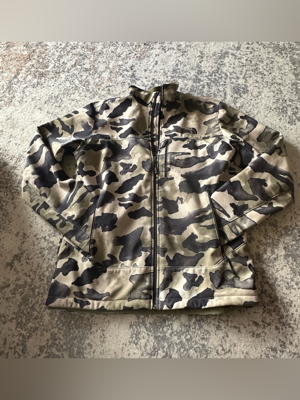 EUC The North Face Camo Softshell Camo Field Jacket--sz Large